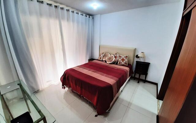Apartamento com serviços próximo a Praia de Ipanema