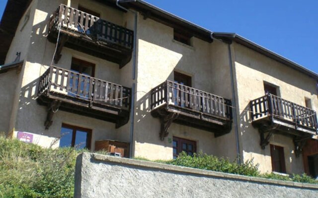 Property With 8 Bedrooms In Vars With Balcony 2 Km From The Slopes