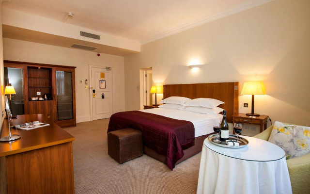 Macdonald Burlington Hotel
