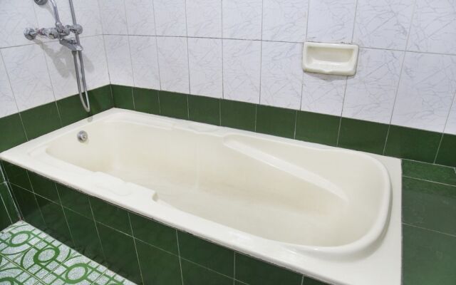 GuestHouser 1 BR Bed & Breakfast