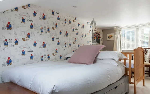 Beautiful Interiors On A Battersea Crescent