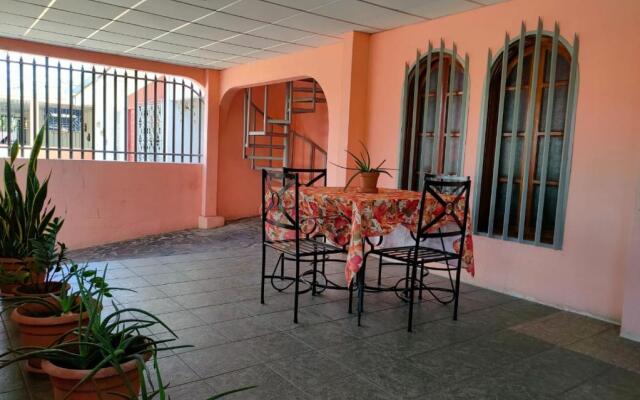 Casa Robles - Room close to Airport #2