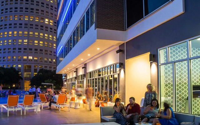 Aloft Tampa Downtown