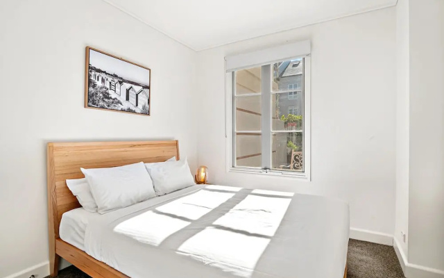 Modern East Melbourne 2-bed Apartment With Parking – Guest Rooms – Melbourne