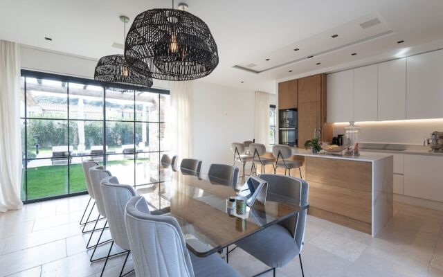 Villa Azalea by The Pearls Collection