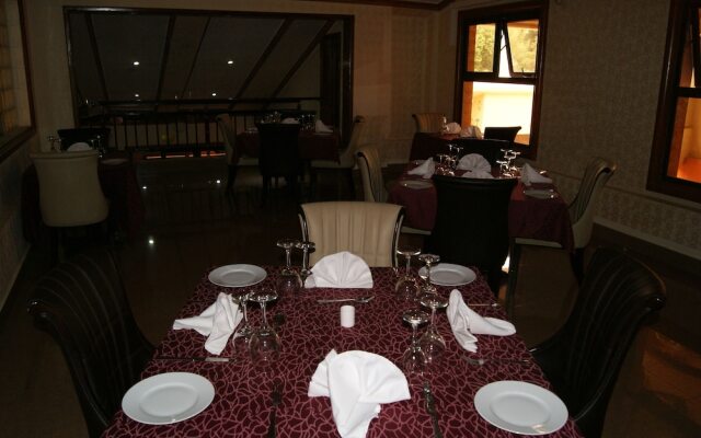 Big five hotel