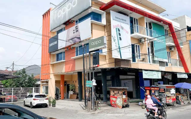 The Karins Guesthouse by OYO Rooms