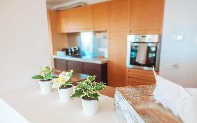 Amathus suite with sea view