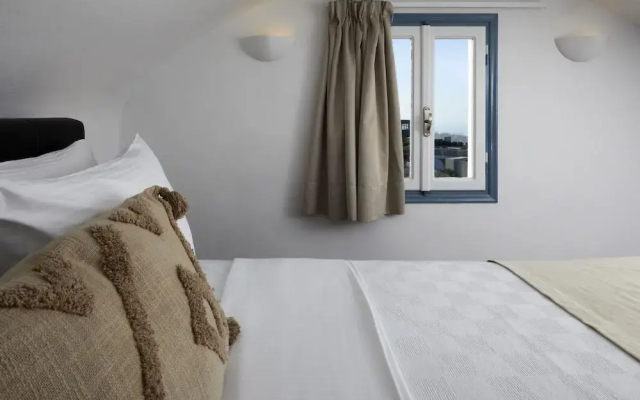 Athiri Santorini Hotel