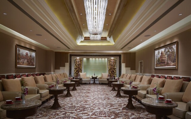 Sule Shangri-La, Yangon