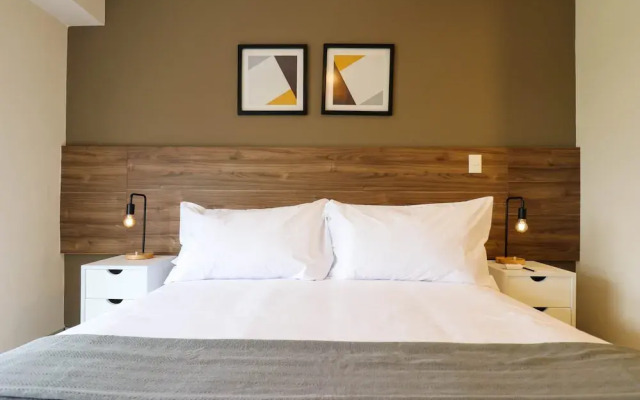 w Majestic 2BR w Modern Balcony in Miraflores