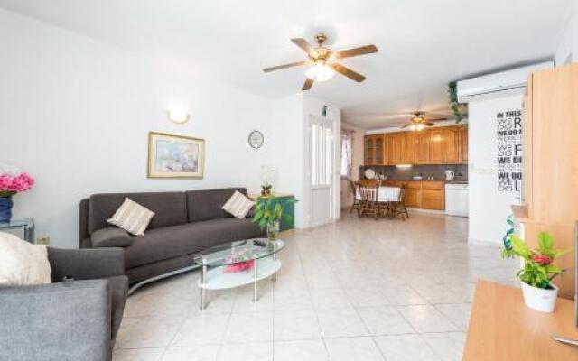 View Port Apartment