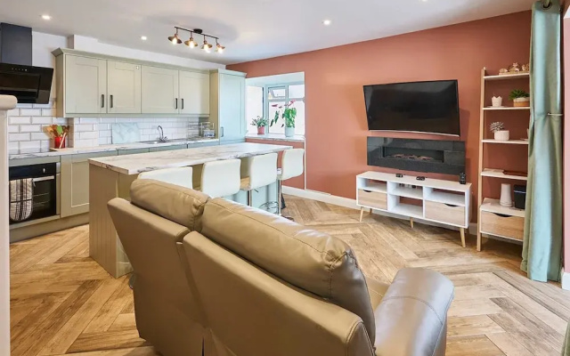 Host Stay Knights Manor Way