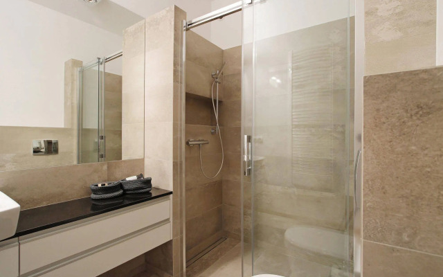 Wawel Luxury Apartments by Amstra