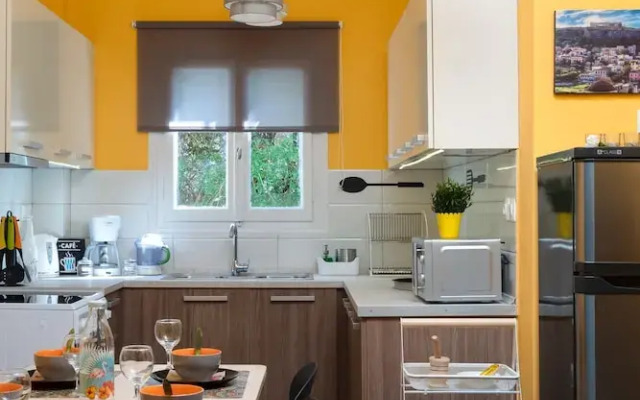 Apartment at the foothills of Acropolis