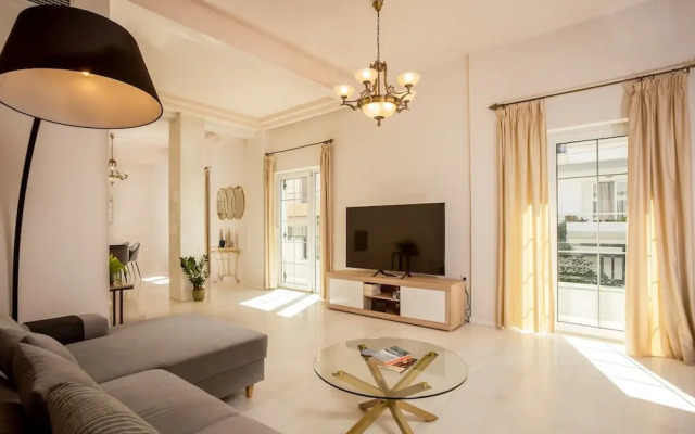The White Marble Luxury City Apt