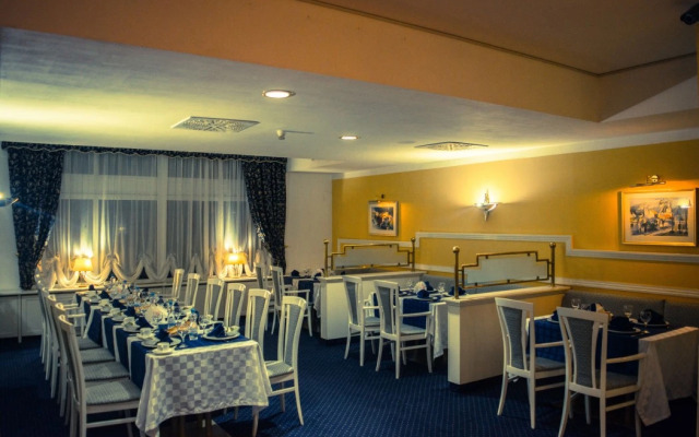 Шодлик Палас