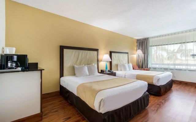 Boca By the Sea Hotel