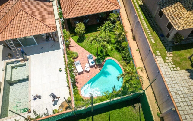Bz93 Cond pé na areia piscina privativa