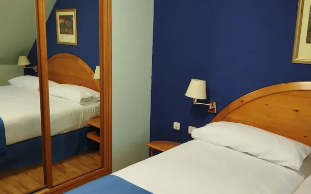 Hotel Covaleda Soria