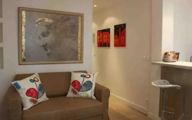 Montmartre Apartments Valadon