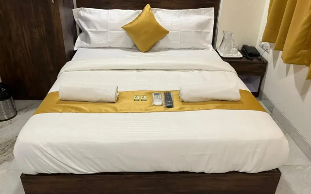 Hotel Plaza Rooms - Prabhadevi Dadar