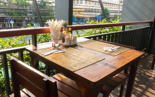 Baan Nilrath Hotel
