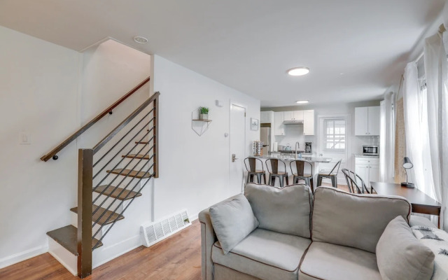 Walkable Dtwn Townhome Near Campus & Palmer Square