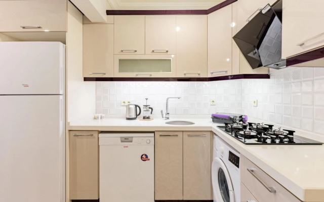 Lovely Central Flat Near Metro Station in Sisli