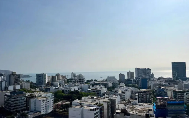 Elegant 3BR Duplex With Balcony in Miraflores