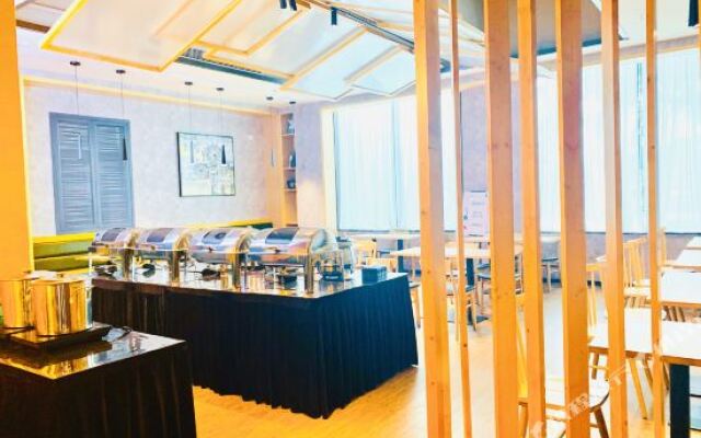 Yinhua Business Hotel (Zhuhai International Convention Center)
