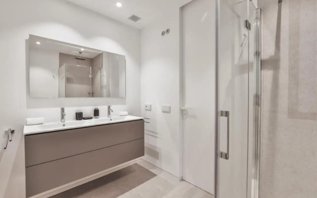 Infinity 1-6 LUXE SEA VIEW 2B