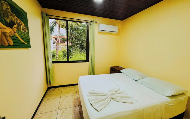 Los Angeles Hotel & Resort