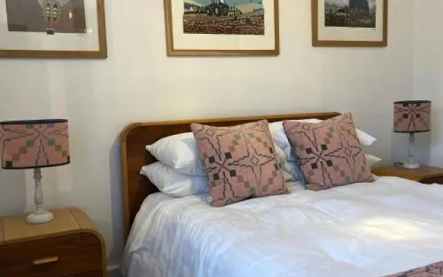 Llety Brynawel Guest House