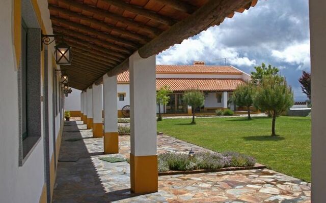 Herdade Naveterra Rural Lodge & Spa