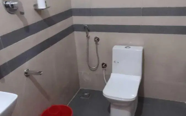 Oyo Flagship 807008 Vr Nooranad Residency