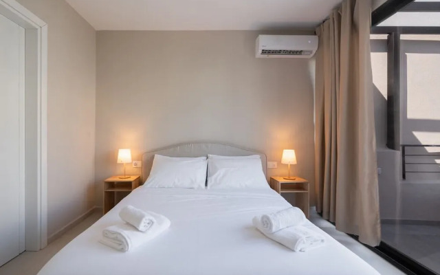 LIV - Deluxe 2BD Apartment in Athens