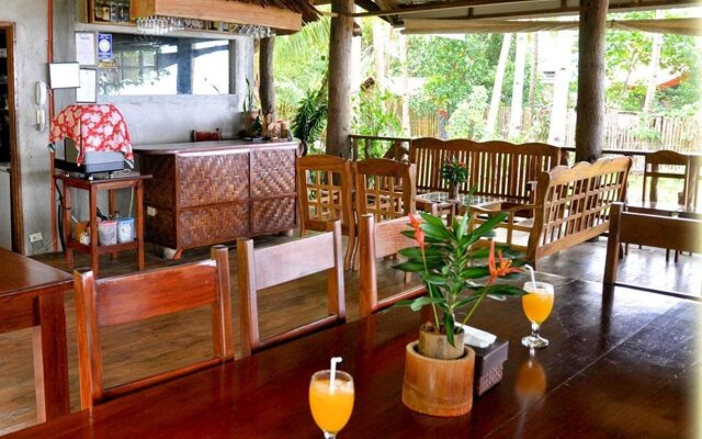 Algen's Dive Resort