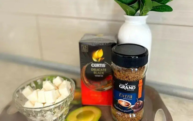 Gold Apart (Gold Apart) on the University Embankment 46