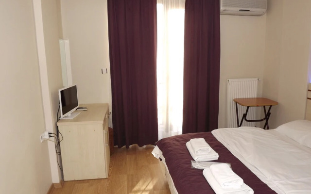 Ayisigi Hotel
