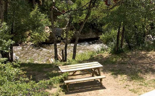 Fawn Valley Inn: 255