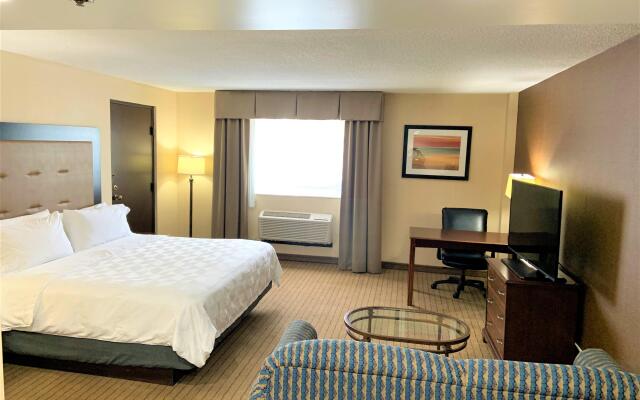 Holiday Inn & Suites Chicago-Carol Stream (Wheaton)