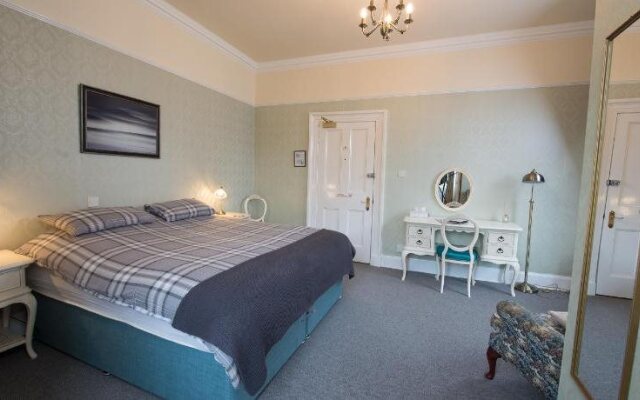 Dall Lodge Country House