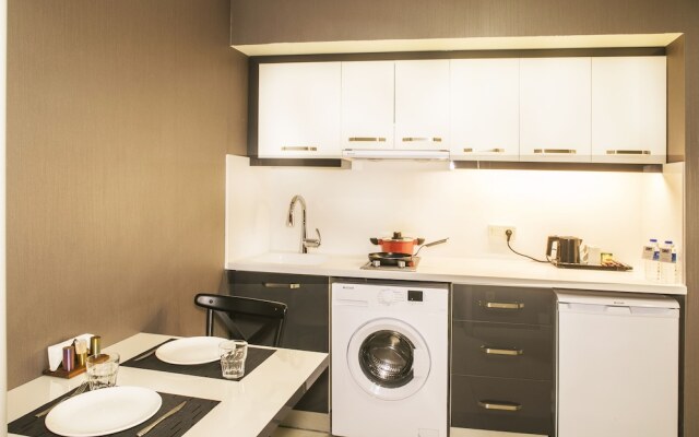 Elm Suite Hotel