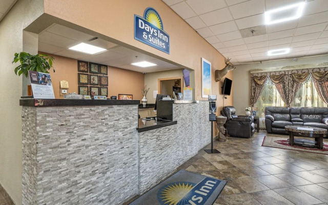 Days Inn & Suites Mt Pleasant