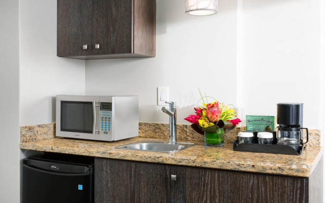 Courtyard by Marriott Waikiki Beach
