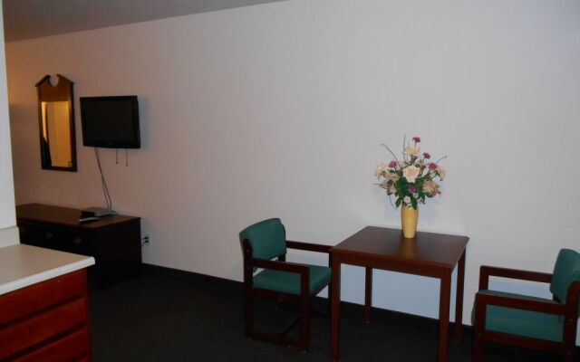 GuestHouse Inn & Suites Montesano