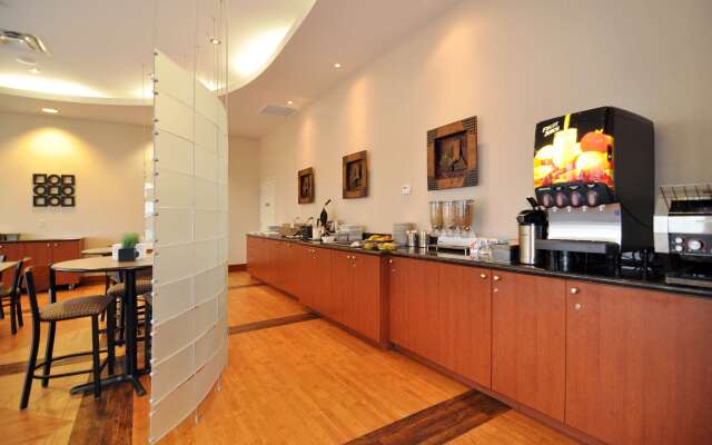Best Western Plus Orangeville Inn & Suites