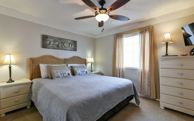 700 Emerald Point 3 Bedroom Condo