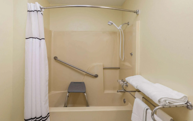 Travelodge by Wyndham Natchitoches